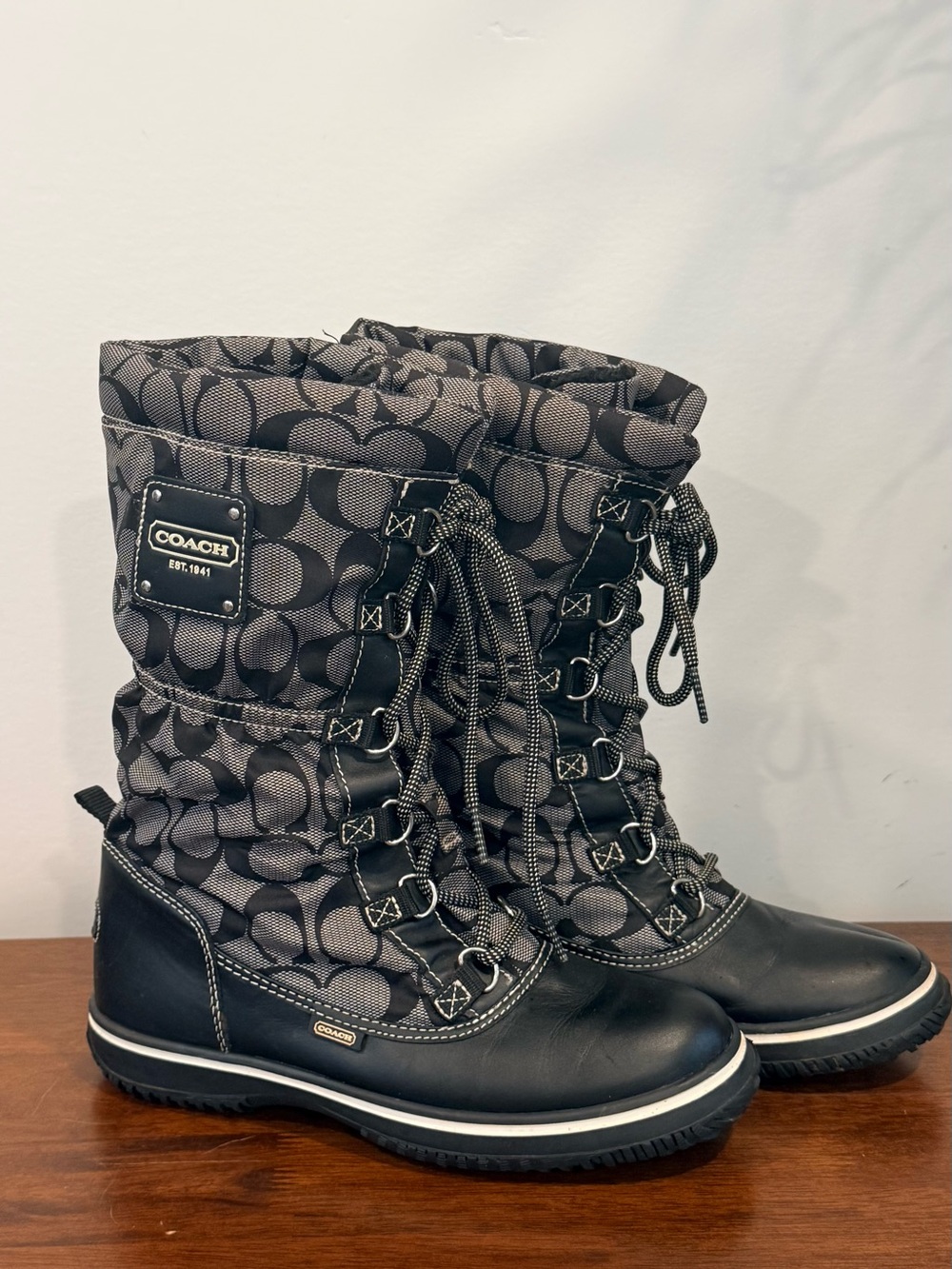 Coach Shane Black & Gray Signature Lace-Up Logo Winter Boots 6B
